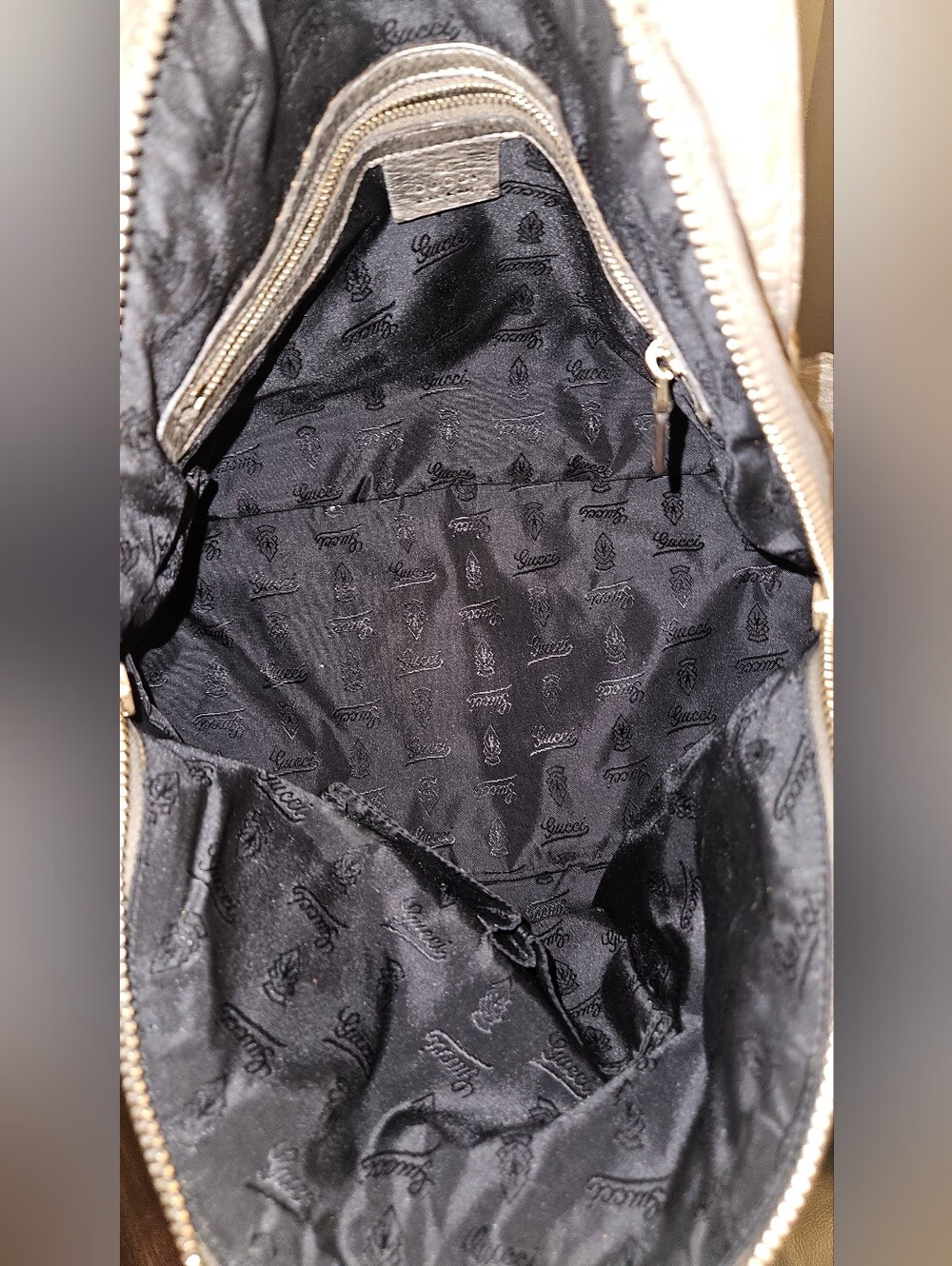 Gucci Metallic Silver Leather Large Hysteria Top Handle Bag - Picture 2 of 11